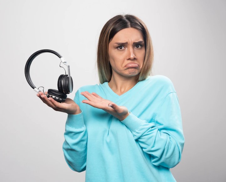 Disadvantages of wireless headphones
