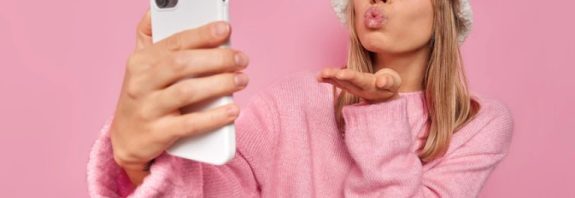 The first phone with a camera Перший телефон з камерою