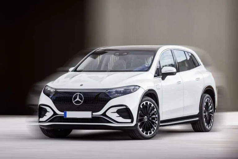Mercedes EQS SUV