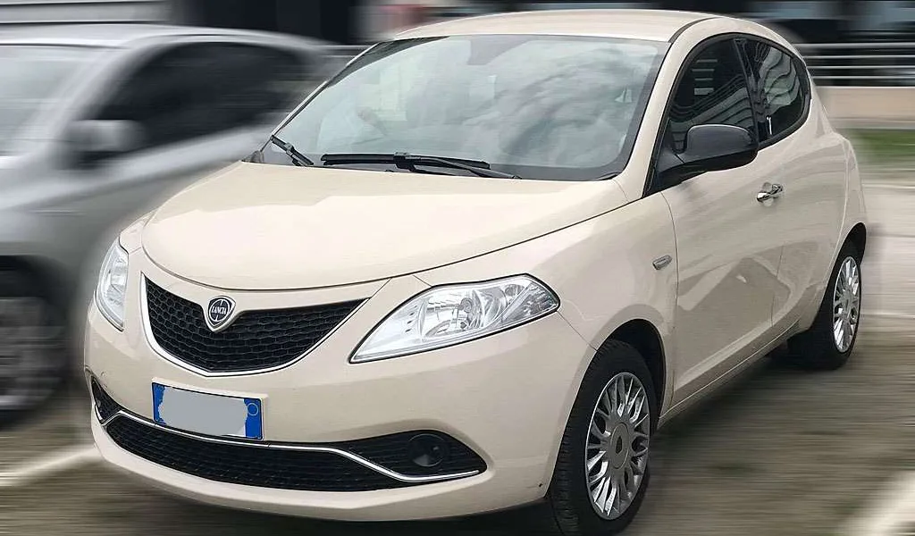 Lancia Ypsilon