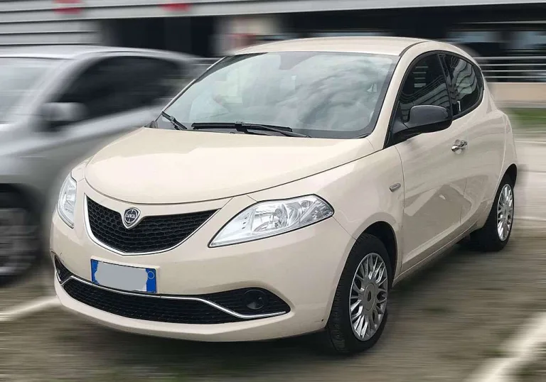 Lancia Ypsilon