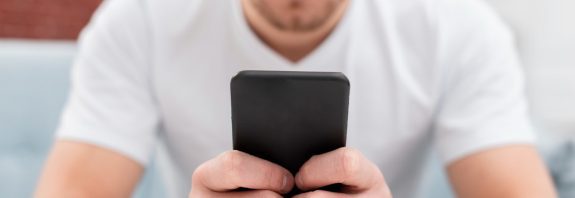 Not enough space on your Android phone Недостатньо місця на телефоні Android