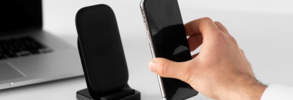 How wireless charging works Як працює безпровідна зарядка