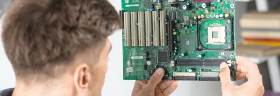 PCI Express 4.0 vs PCI Express 3.0 PCIe 4.0 і PCIe 3.0